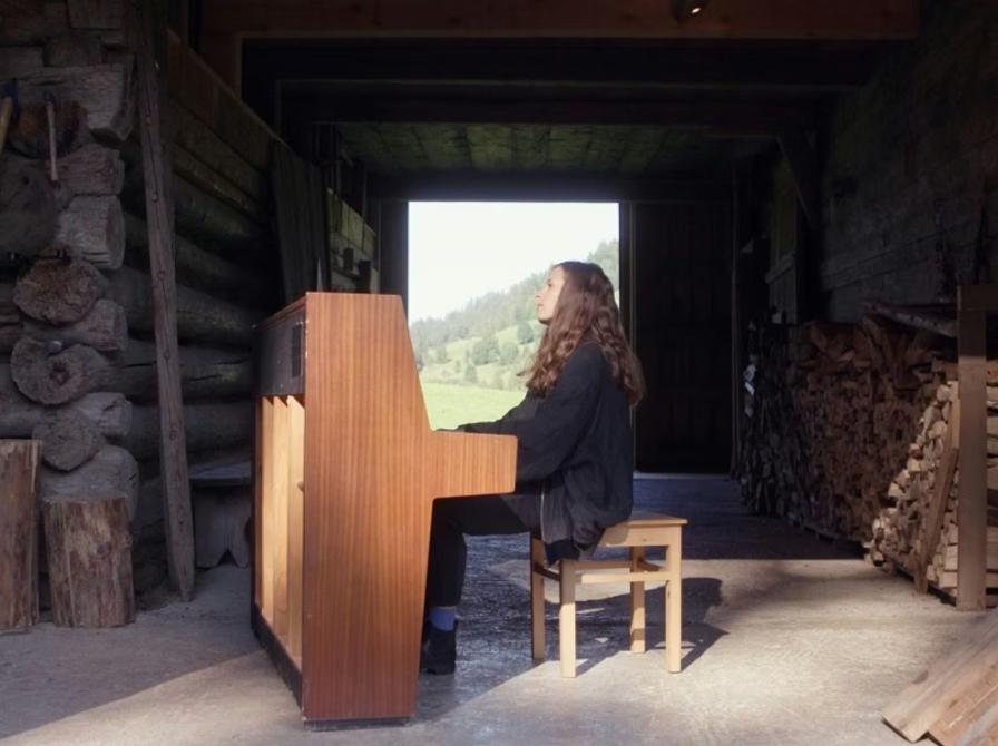 Stillbillede fra filmen Sound Weavers